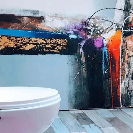 Du Petit Bonheur Bed & Breakfast *