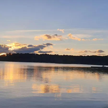 Du Petit Bonheur Bed & Breakfast *