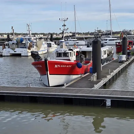 Du Petit Bonheur * Бискаррос