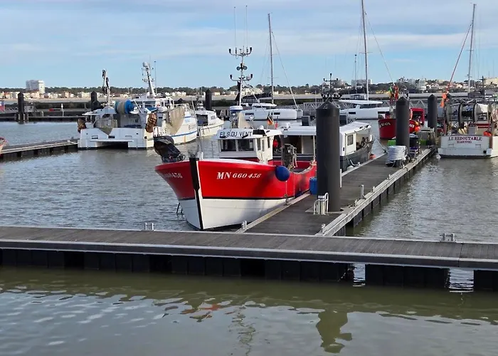 Du Petit Bonheur לינה וארוחת בוקר ביסקארוס