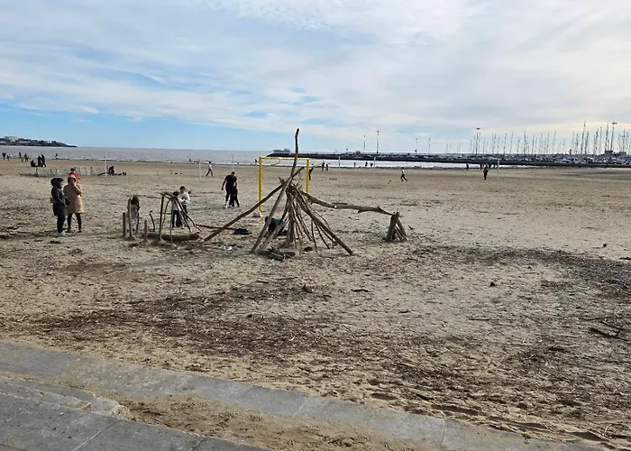 Du Petit Bonheur לינה וארוחת בוקר ביסקארוס